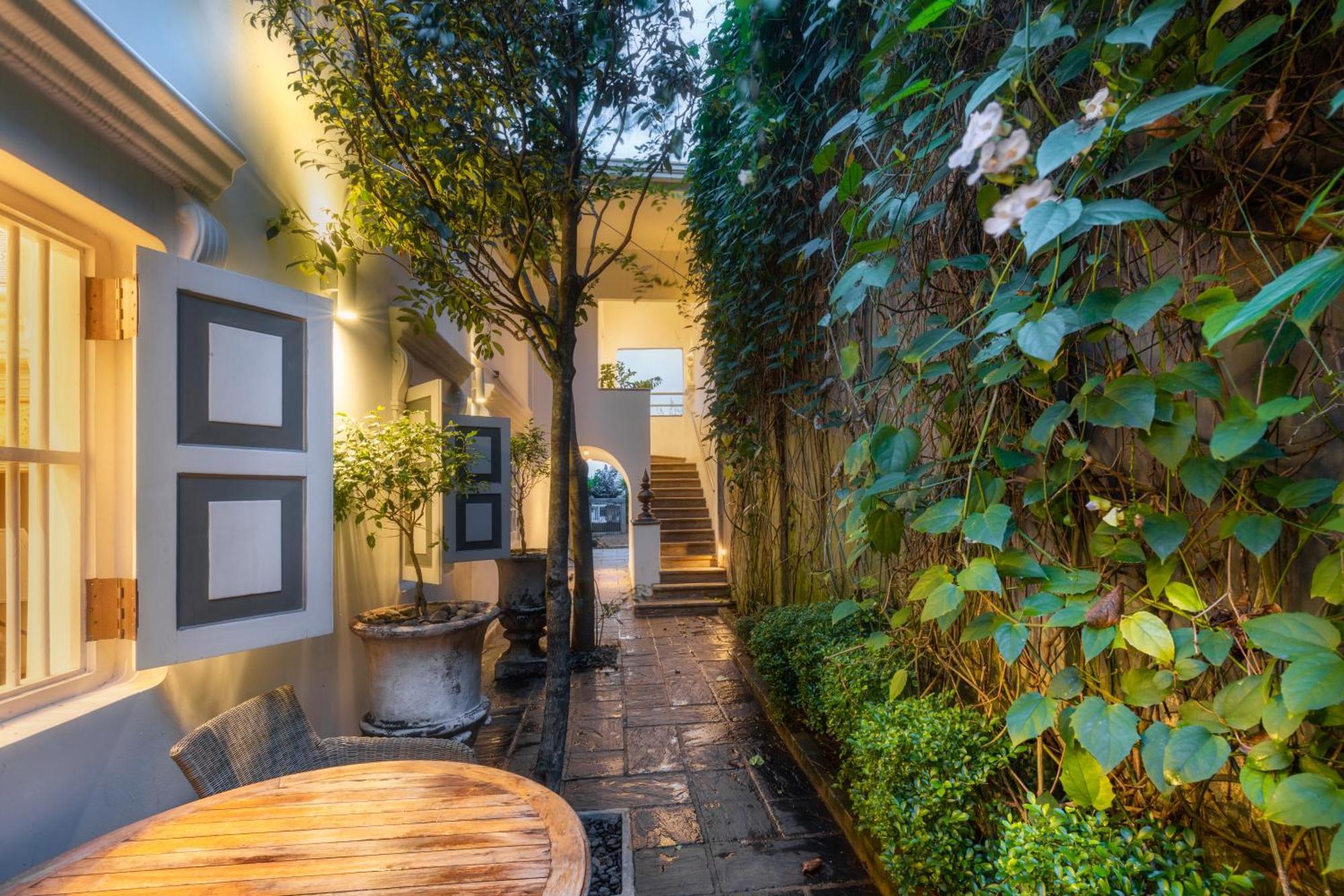 55Tg Boutique Suites Kolombo Dış mekan fotoğraf